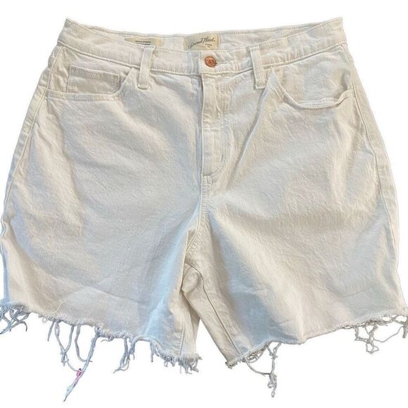 Universal Thread Vintage Bermuda White raw hem size 14 shorts - Picture 1 of 3